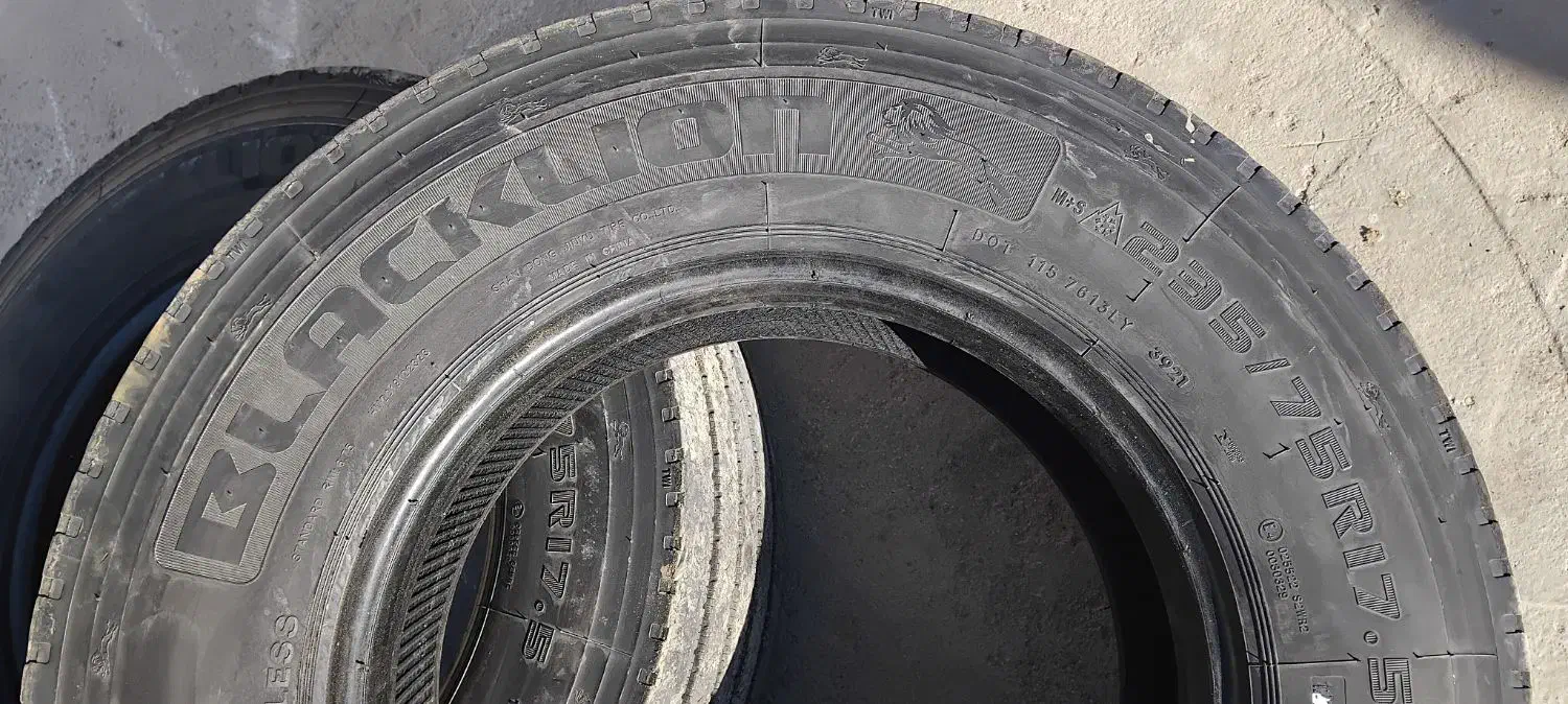 لاستیک 235 بلک لاین|قطعات یدکی و لوازم جانبی|فامنین, |دیوار