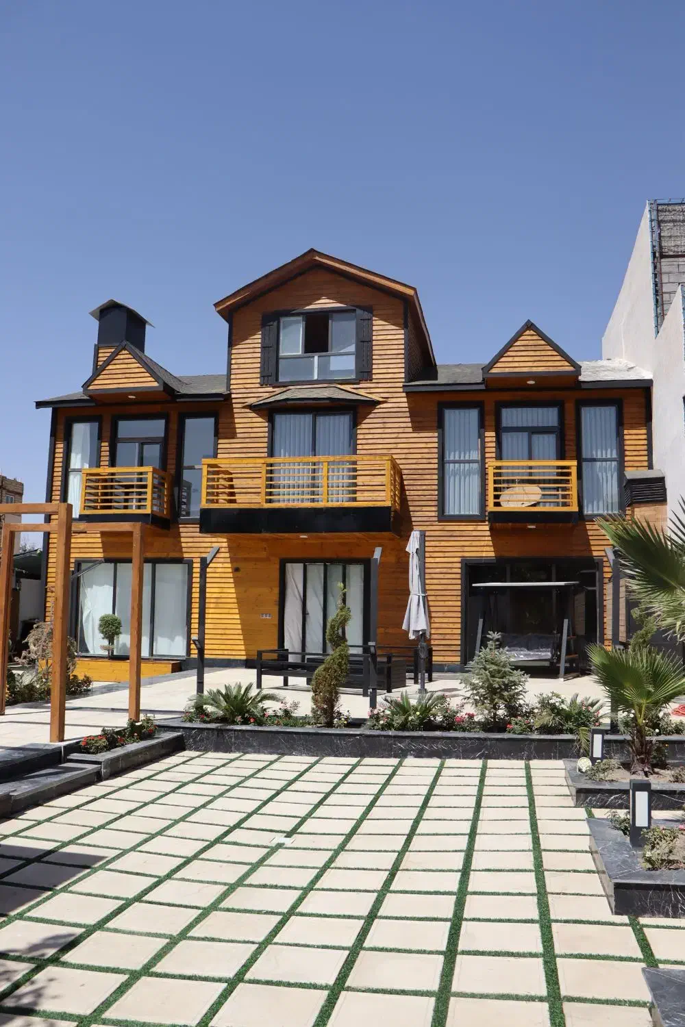 ویلای چوبی استخردار لوکس شاندیز|اجارهٔ کوتاه‌مدت ویلا و باغ|شاندیز, |دیوار