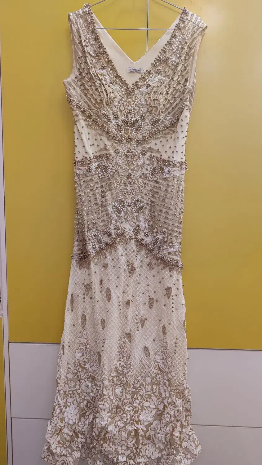 لباس مجلسی|لباس|مبارکه, |دیوار