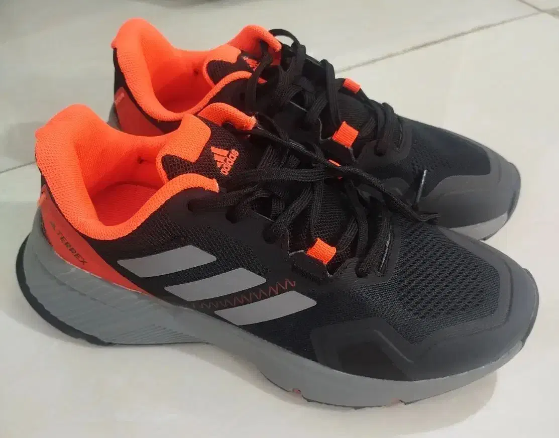 کفش آدیداس TRAXION|کیف، کفش، کمربند|مشهد, ایثارگران|دیوار