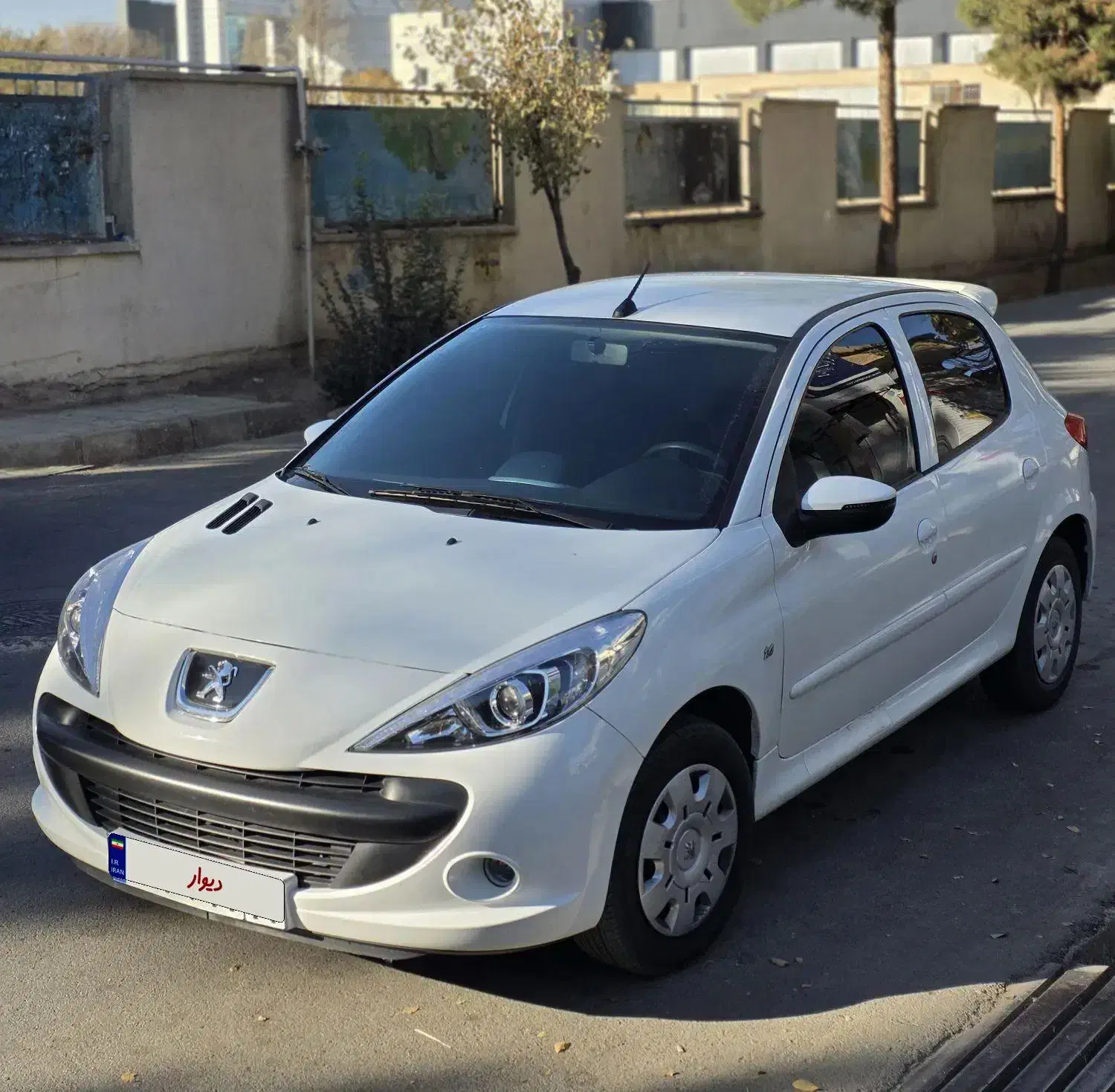 پژو ۲۰۷ مدل ۱۴۰۲ مشابه صفر|خودرو سواری و وانت|شاهین‌شهر, خبرنگار|دیوار