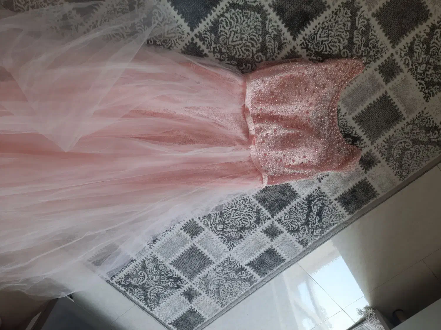 لباس مجلسی|لباس|میانه, |دیوار