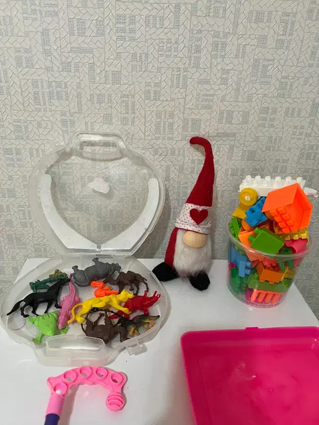 دو سری اسباب بازی|اسباببازی بچه|ساری, |دیوار