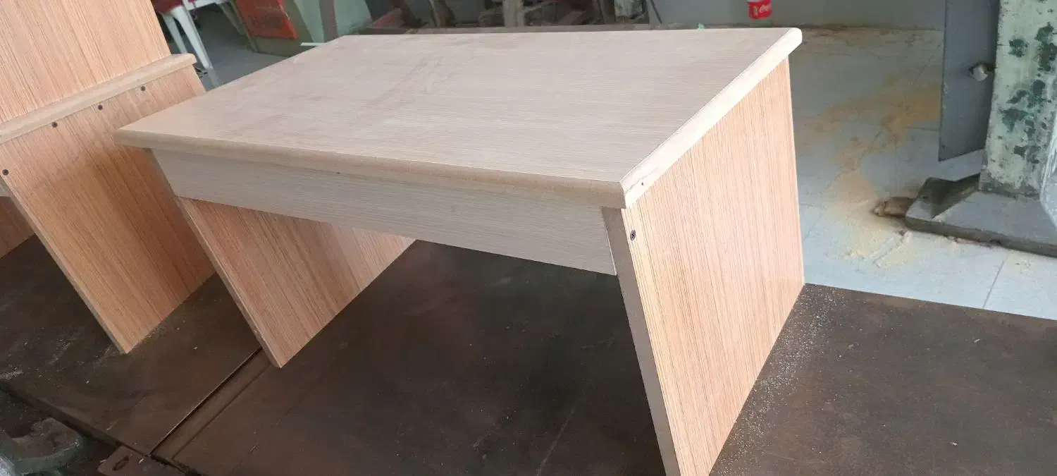 کتاب خوان|میز تحریر و کامپیوتر|خسروشاه, |دیوار