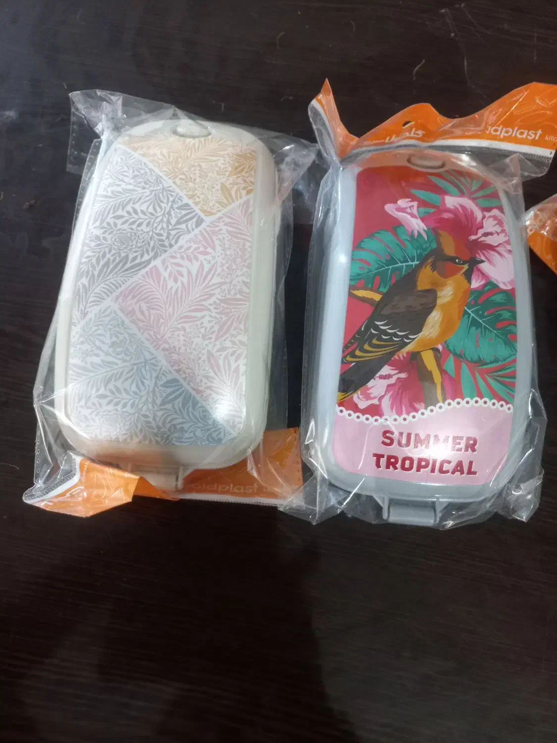 سفره یکبارمصزف|سفره، حوله، دستمال آشپزخانه|خرم‌آباد, |دیوار