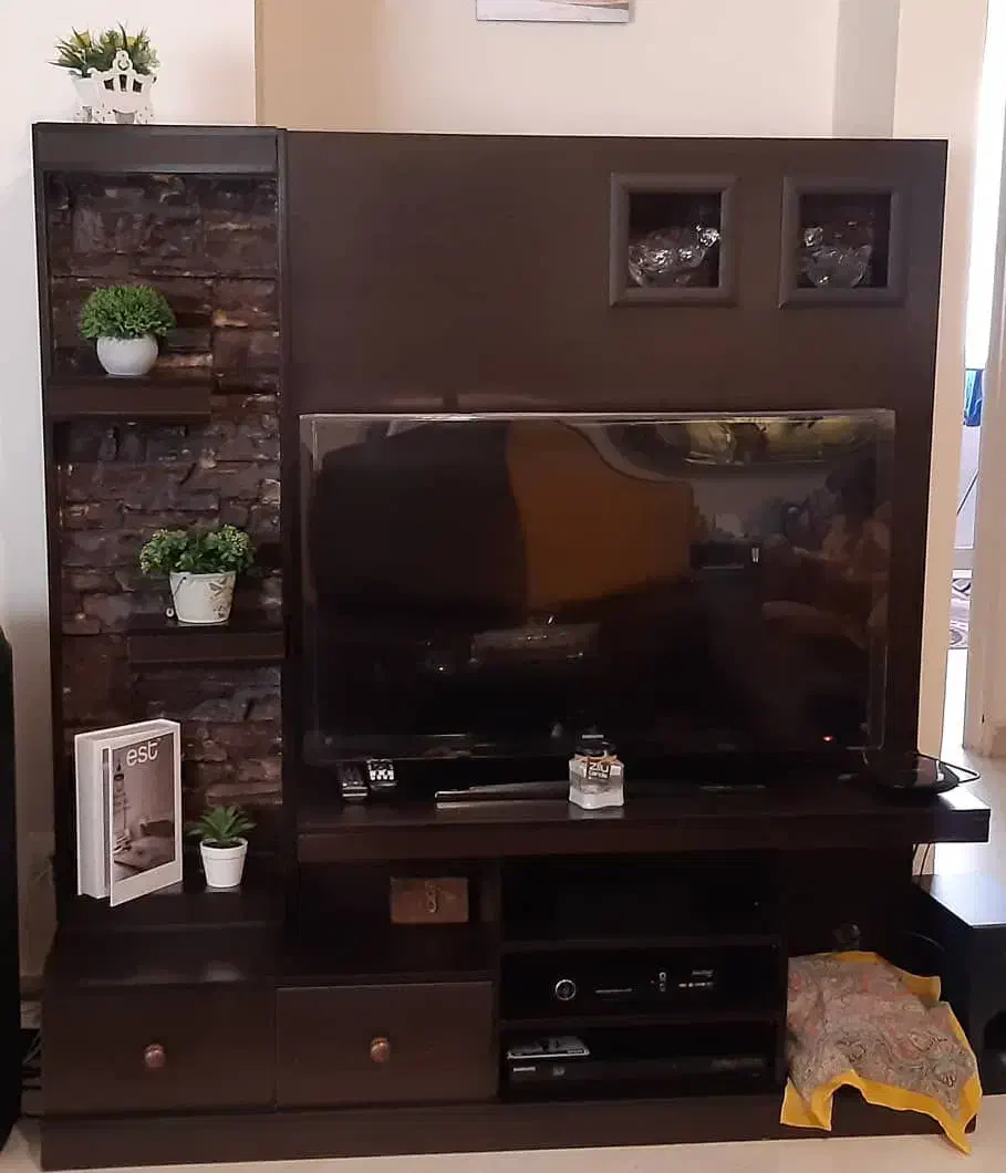 میز تلویزیون|میز تلویزیون|تهران, آبشار تهران (دریاچه)|دیوار