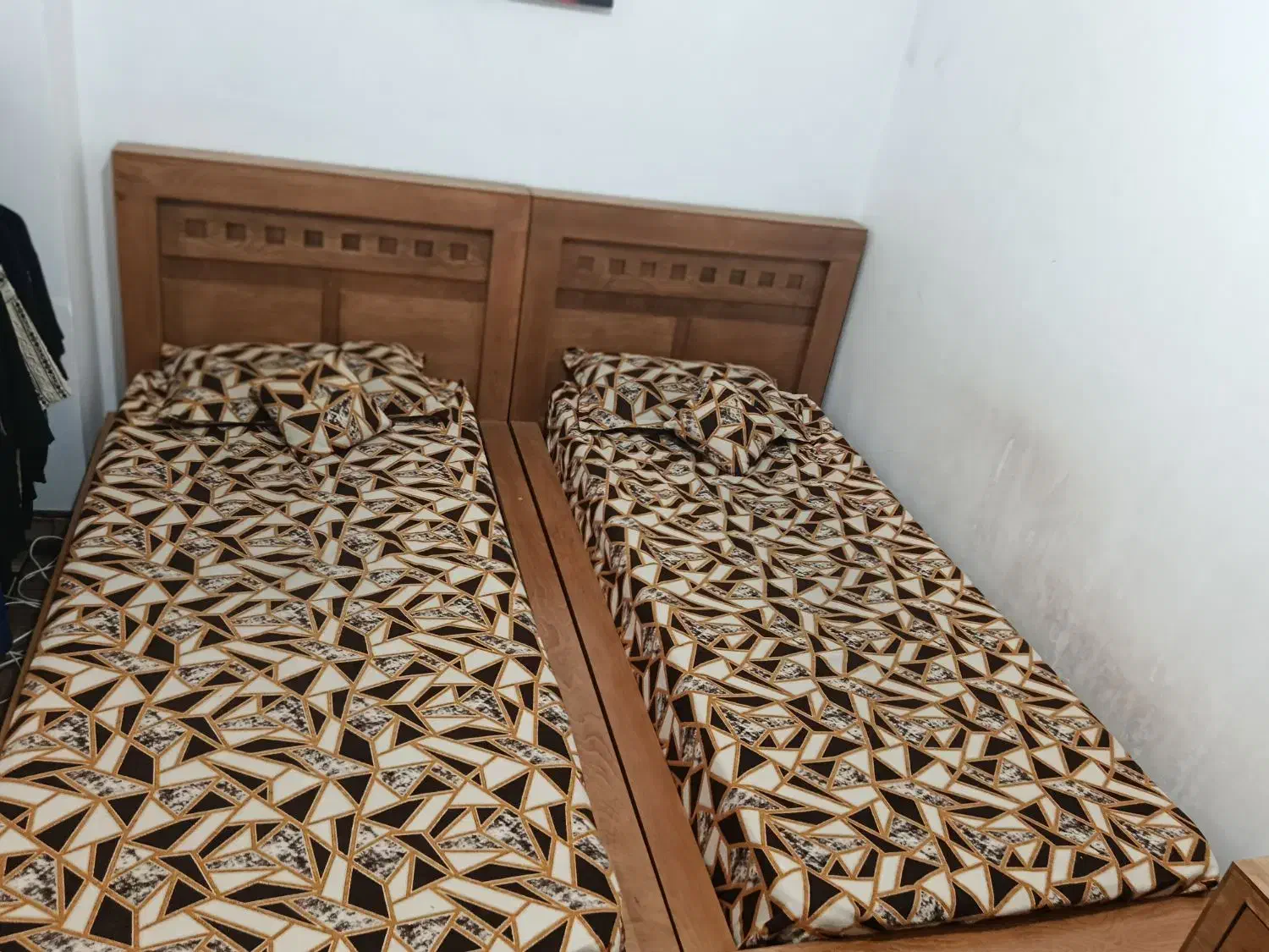 تخت خواب یک نفره دو عدد|تخت و سرویس خواب|پاکدشت, پاکدشت (مامازند)|دیوار