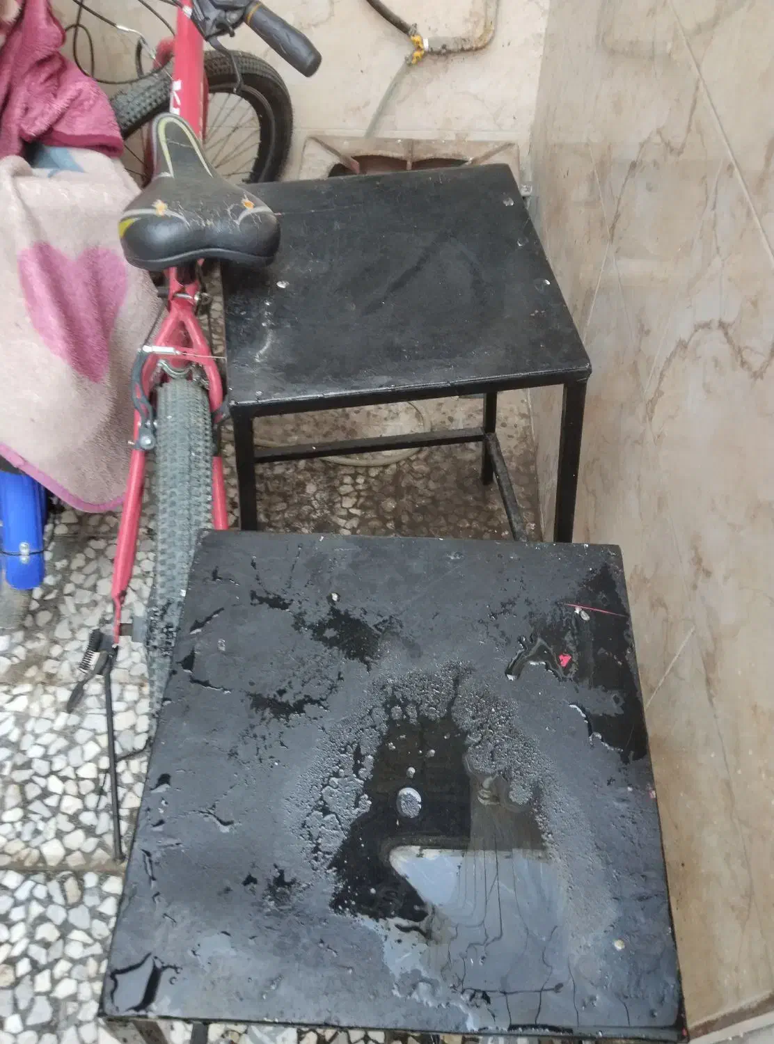 چهارپایه|صندلی و نیمکت|خرم‌آباد, |دیوار