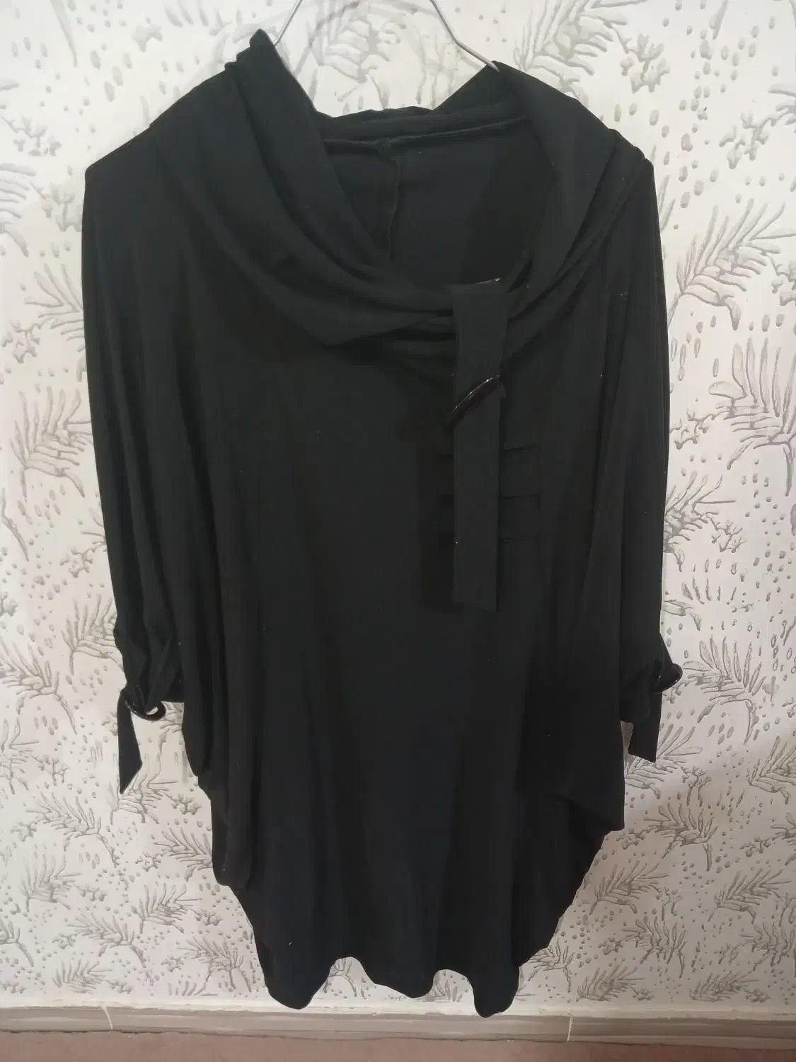 مقداری لباس در حد نو و نو|لباس|نهاوند, |دیوار