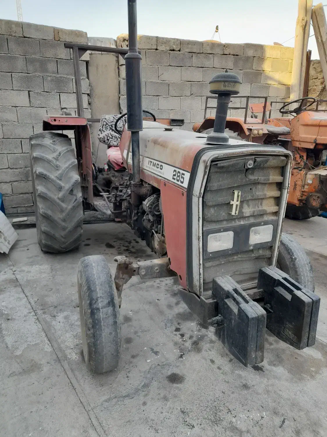 تراکتور ۲۸۵ مدل ۸۲|خودرو سنگین|دینور, |دیوار
