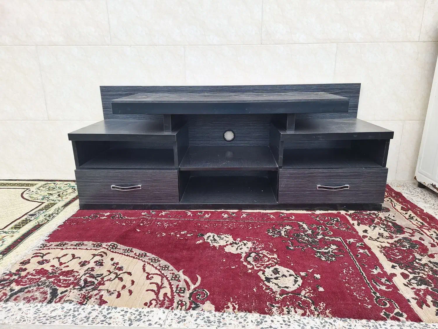 میز تلویزیون سالم معاوضه با صندلی مدیریتی یا راحتی|میز تلویزیون|سنگر, |دیوار