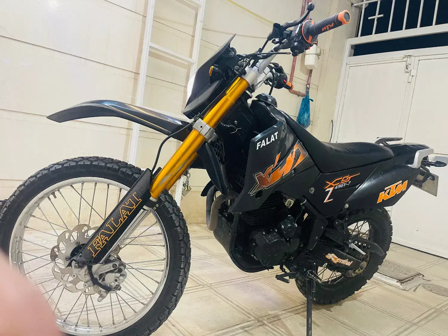 250 تریل فلات|موتورسیکلت|اسفراین, |دیوار