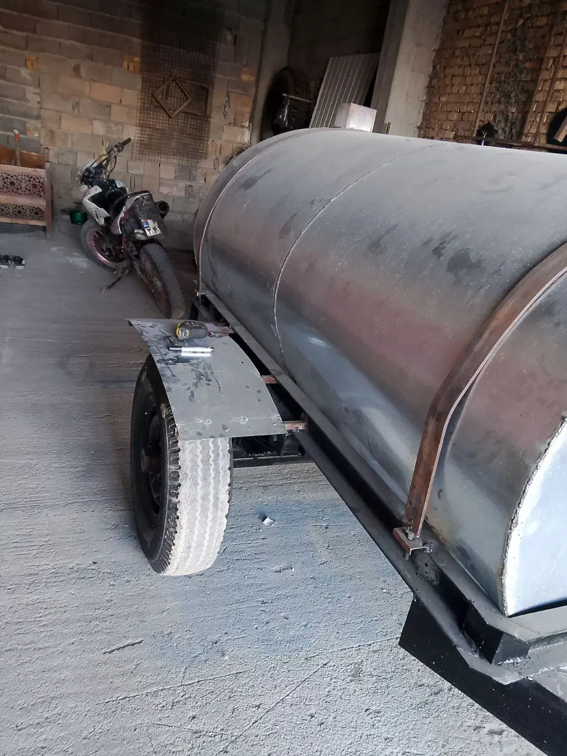 تانک فروشی ورق دو میل ضخیم|ماشین‌آلات صنعتی|خانمیرزا, |دیوار