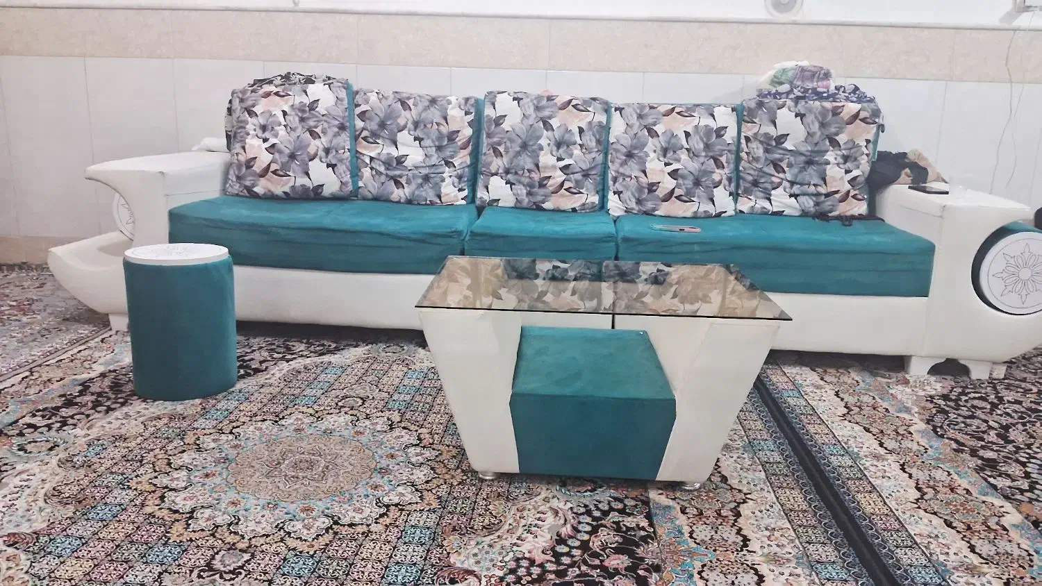 مبل ۶نفره|مبلمان خانگی و میز عسلی|قم, شاه ابراهیم|دیوار