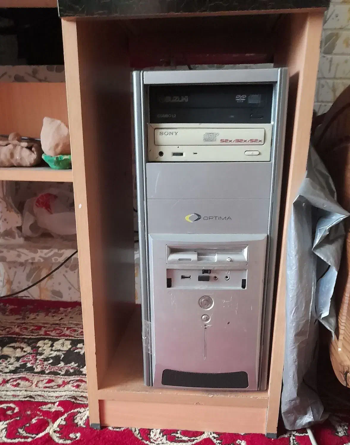 کامیوتر به همراه میز|رایانه رومیزی|قزوین, |دیوار