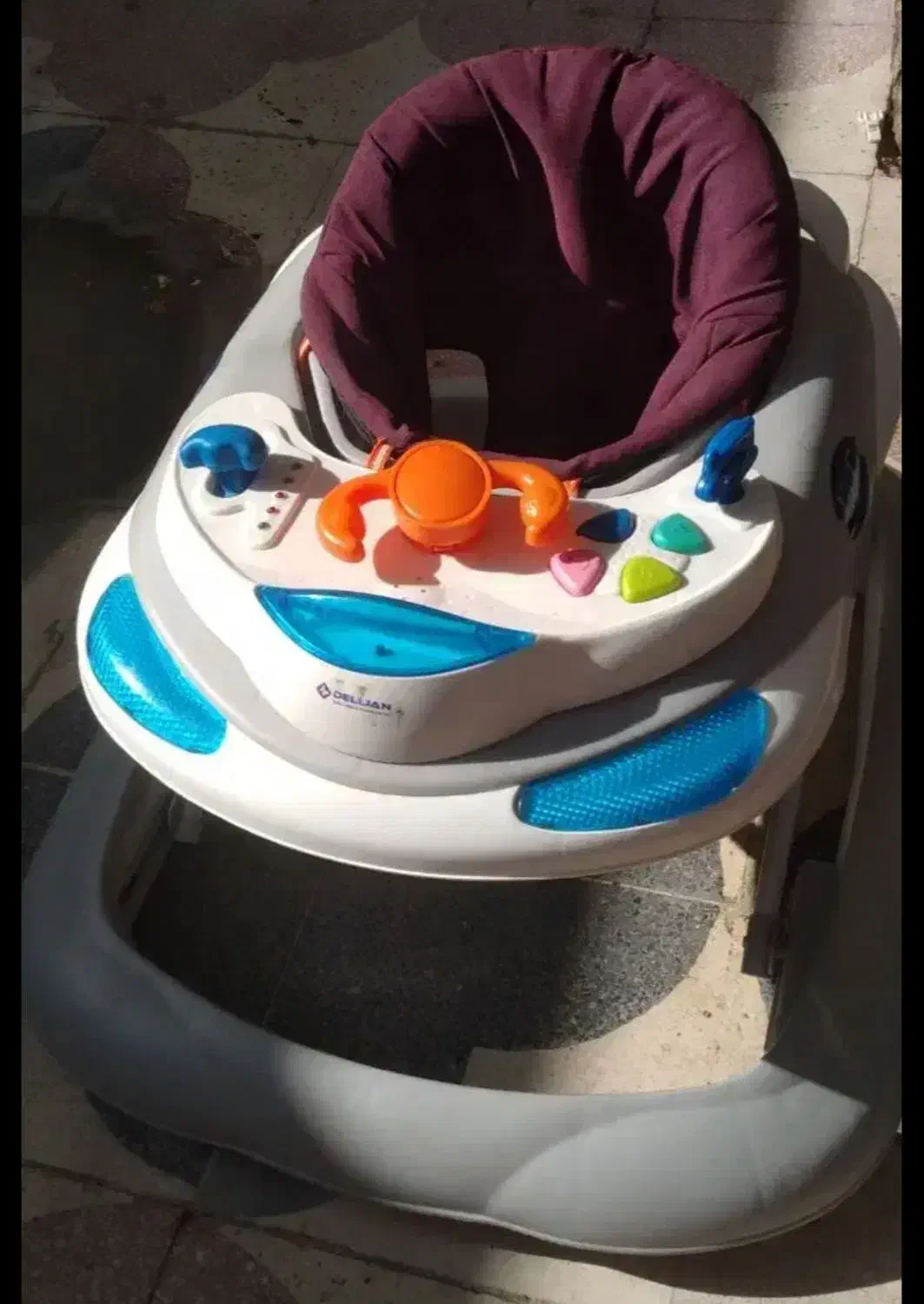 روروئک دلیجان مدل یوفو|کالسکه و لوازم جانبی|صدرا-فارس, فاز ۱|دیوار