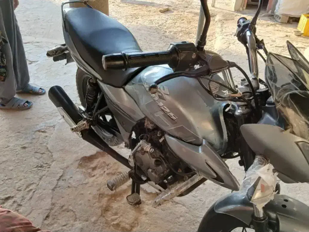 باجاج اکسید 125 کارمندی|موتورسیکلت|تهران, شهرک صادقیه|دیوار