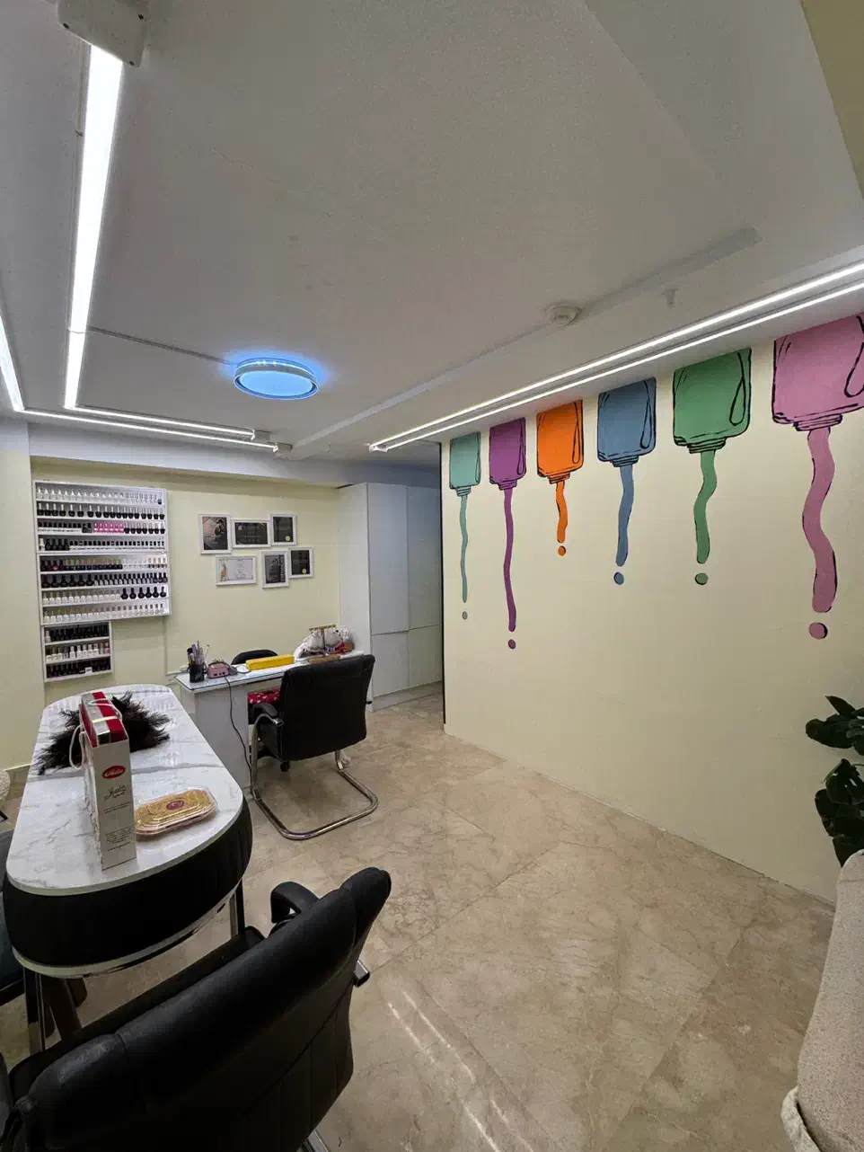 اجاره میز ناخن و تخت مژه|خدمات آرایشگری و زیبایی|تهران, سردارجنگل|دیوار