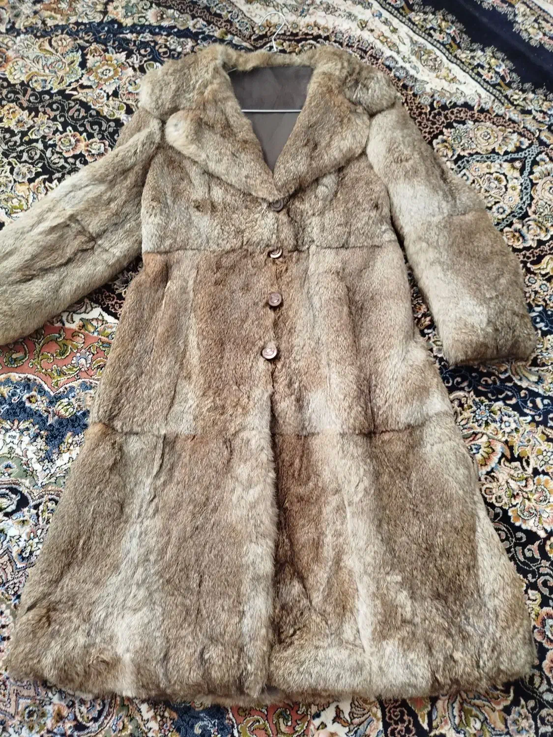 پالتو پوست|لباس|بیله سوار, |دیوار