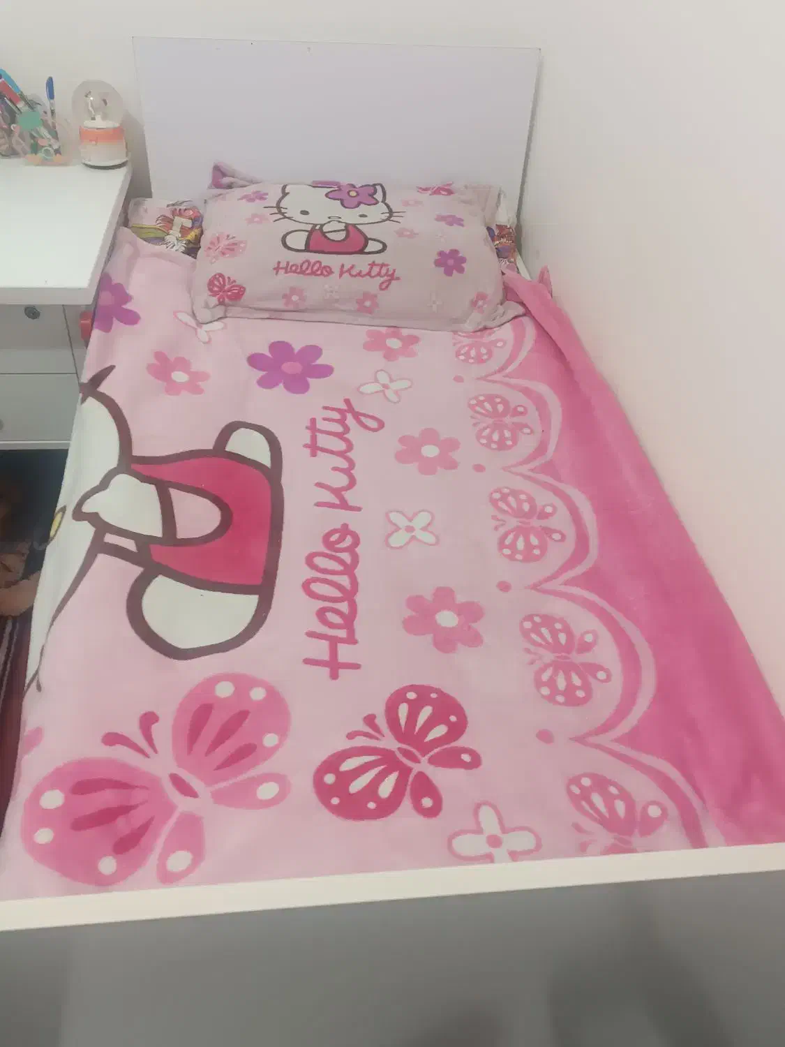 سرویس خواب|تخت و سرویس خواب|بروجن, |دیوار