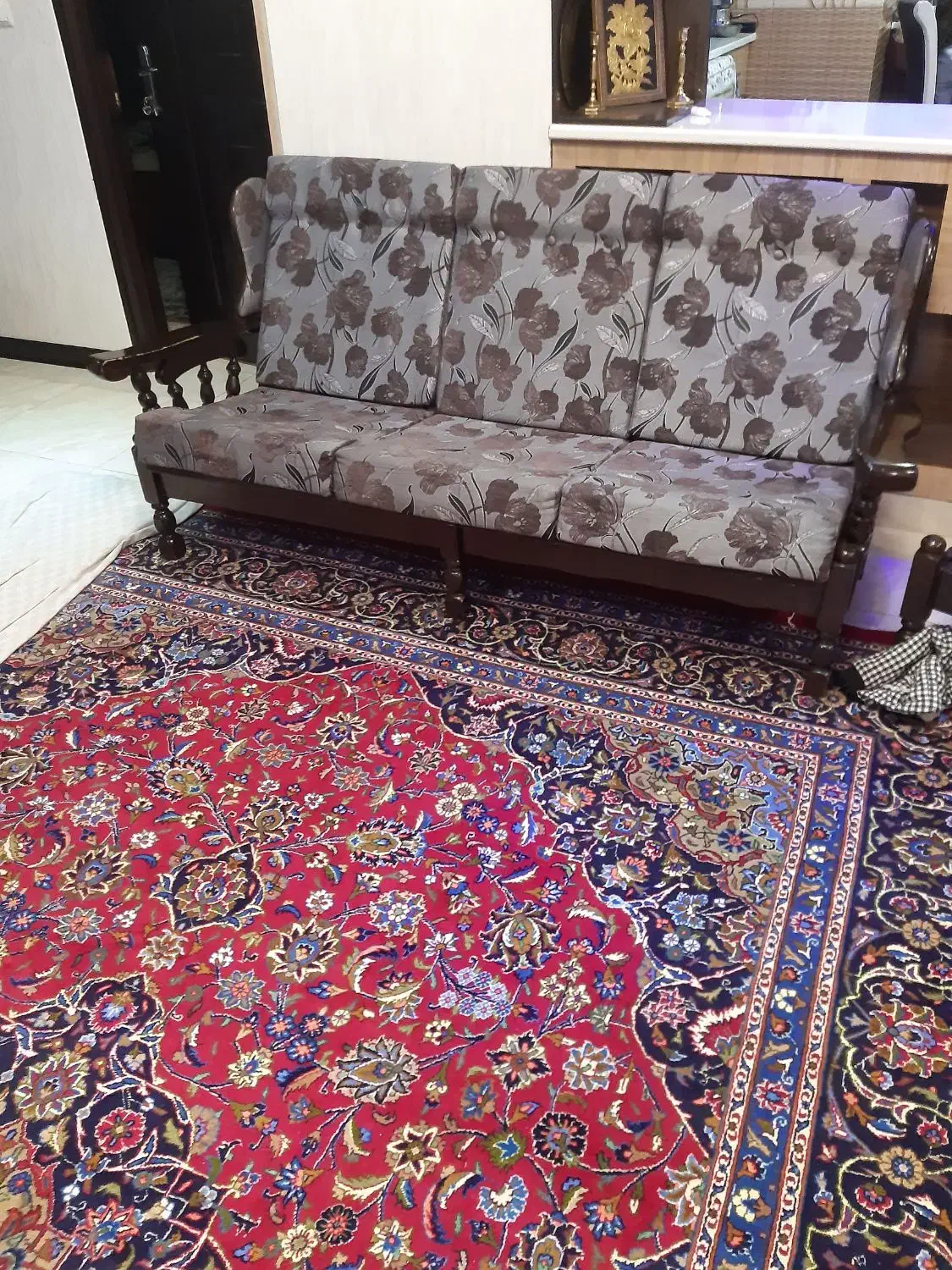 مبل چون گردو|مبلمان خانگی و میز عسلی|شهرکرد, |دیوار