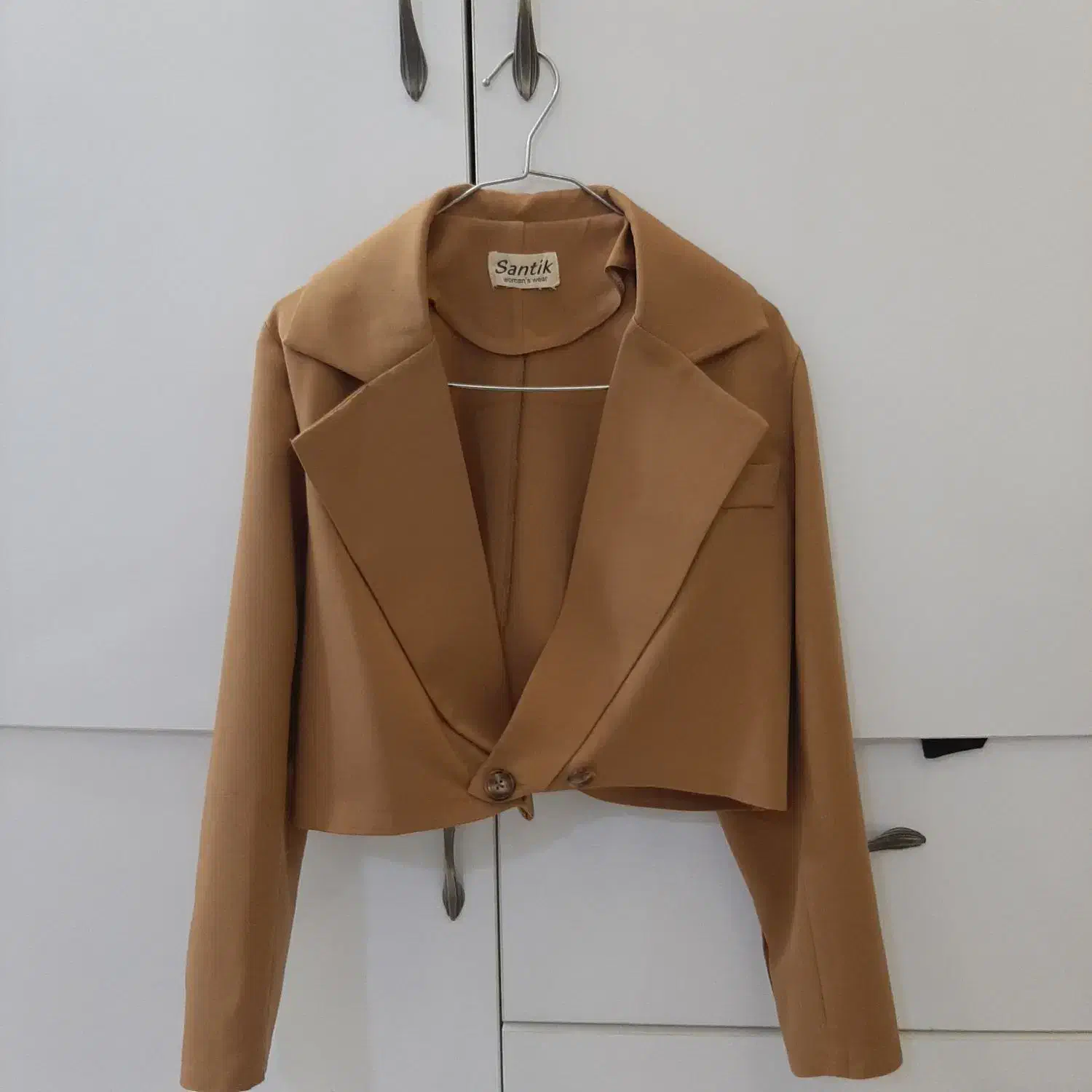 کت کراپ و شلوار|لباس|قم, بنیاد|دیوار