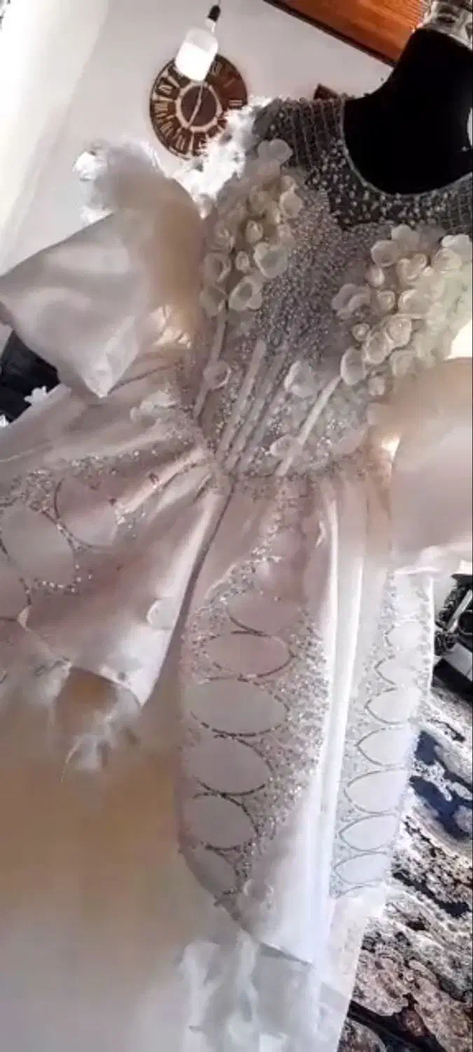 لباس عروس|لباس|اندیشه, اندیشه فاز ۱|دیوار