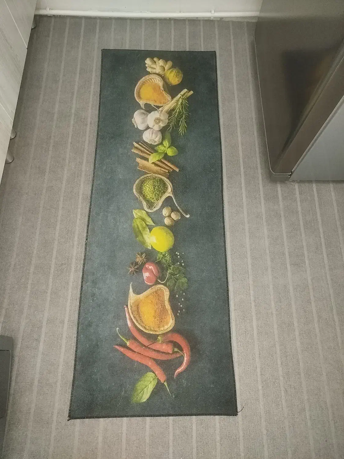 فرش باریک آشپزخانه به همراه پادری|پادری|تهران, زرکش|دیوار