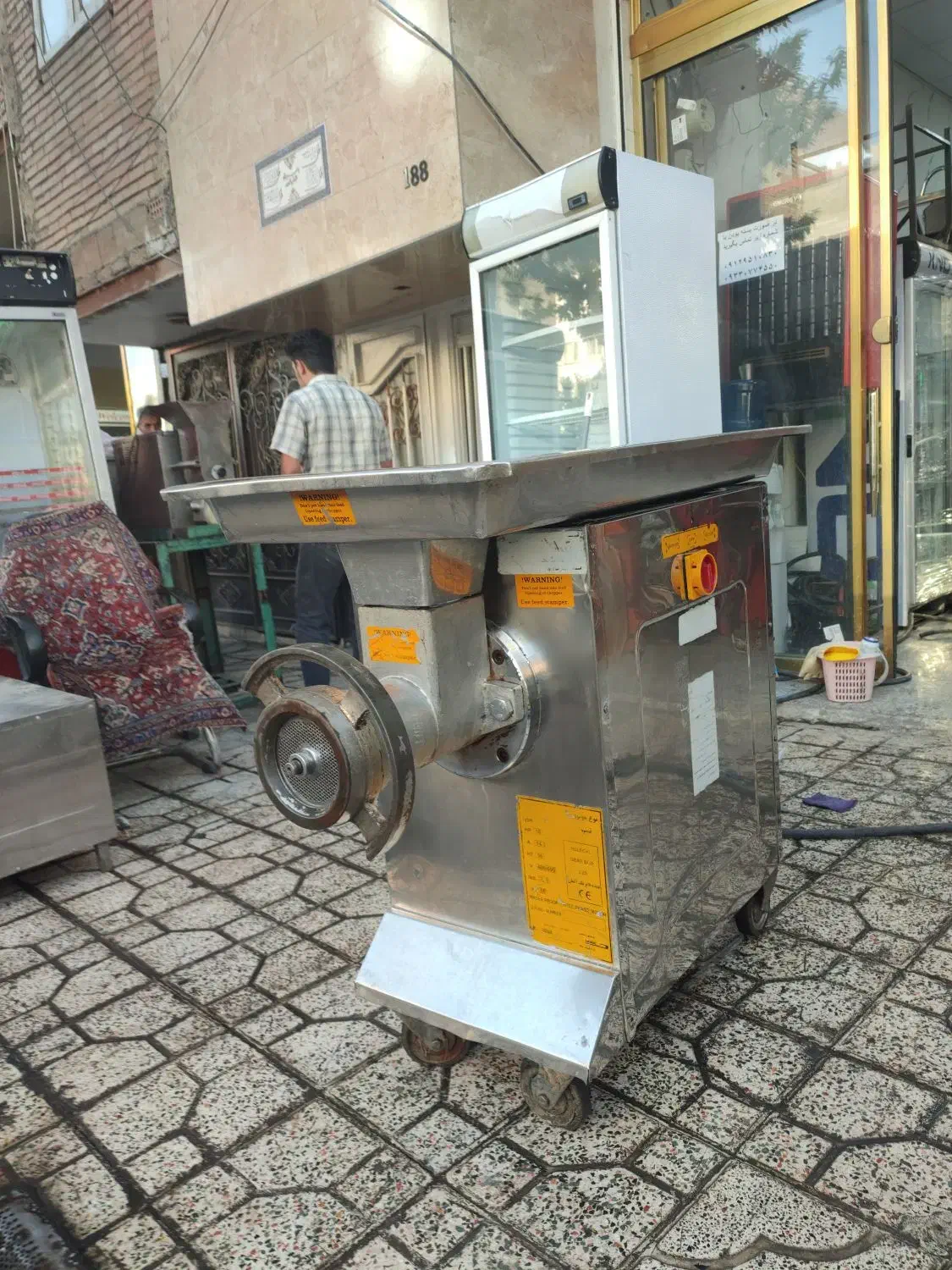 چرخ گوشت صنعتی چگا سایز42 سه فاز در حد نونو|کافی‌شاپ و رستوران|نسیم‌شهر, |دیوار