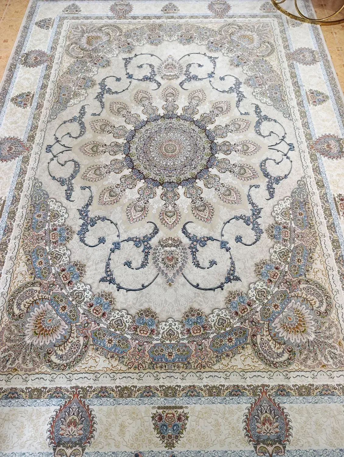 فرش ۹متری ابریشم گونه|فرش|رودسر, |دیوار