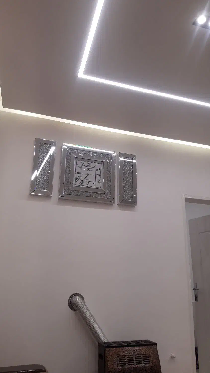 ۲عدد گل یک عددقاب. وساعت|ساعت دیواری و تزئینی|شیراز, شهرک قمشه|دیوار