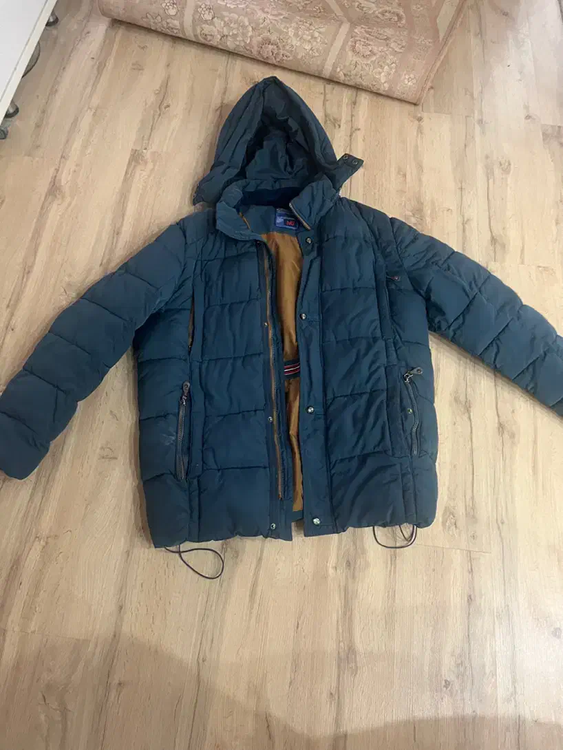 کاپشن سایز بزرگ|لباس|هشتگرد, شهرک مهستان ۲|دیوار