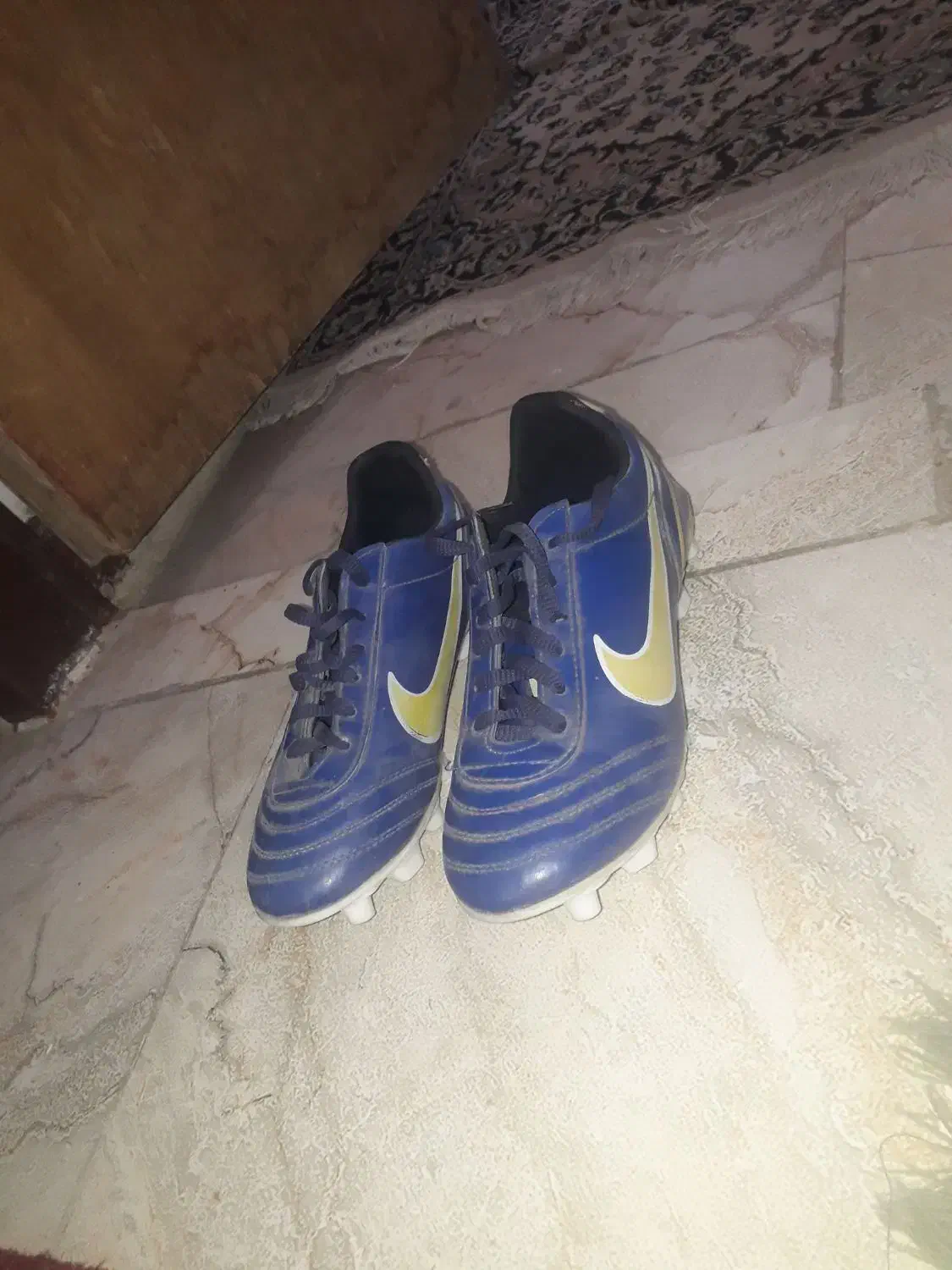 کفش فوتبالی (استوک)|تجهیزات ورزشی|کنگاور, |دیوار