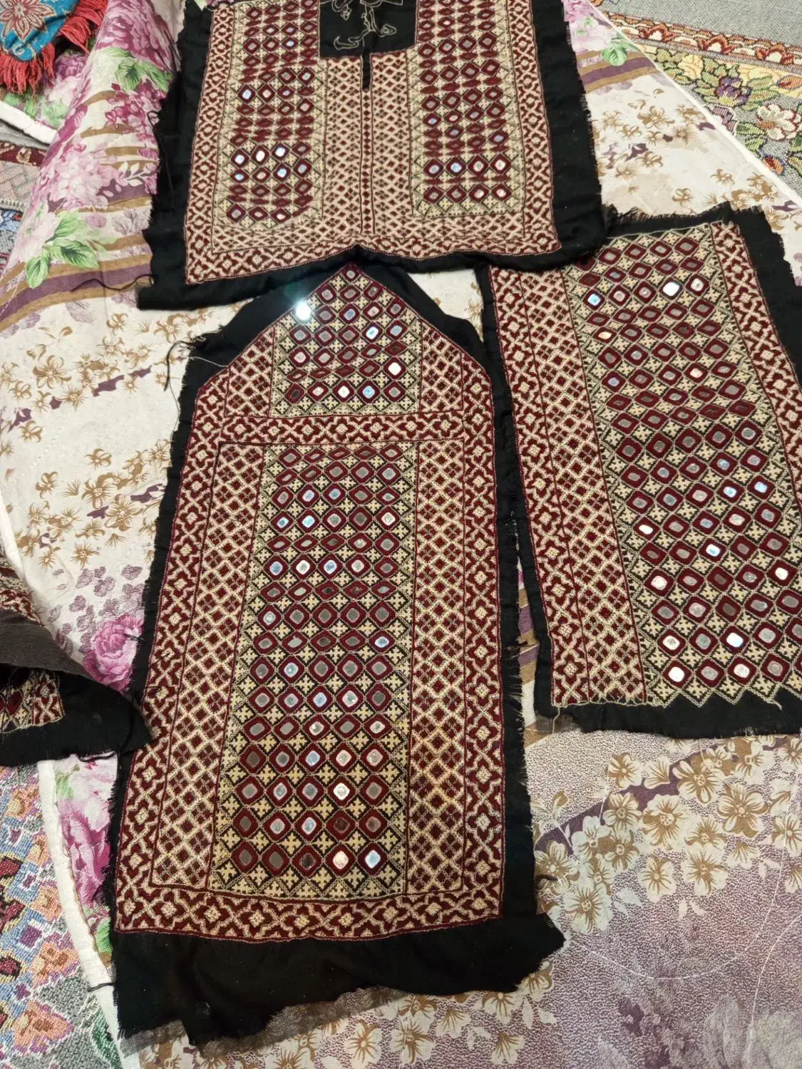 فروش زیح هزار آینه دست دوز و پلیوار دوز شده|لوازم خیاطی و بافتنی|رستم‌آباد, |دیوار