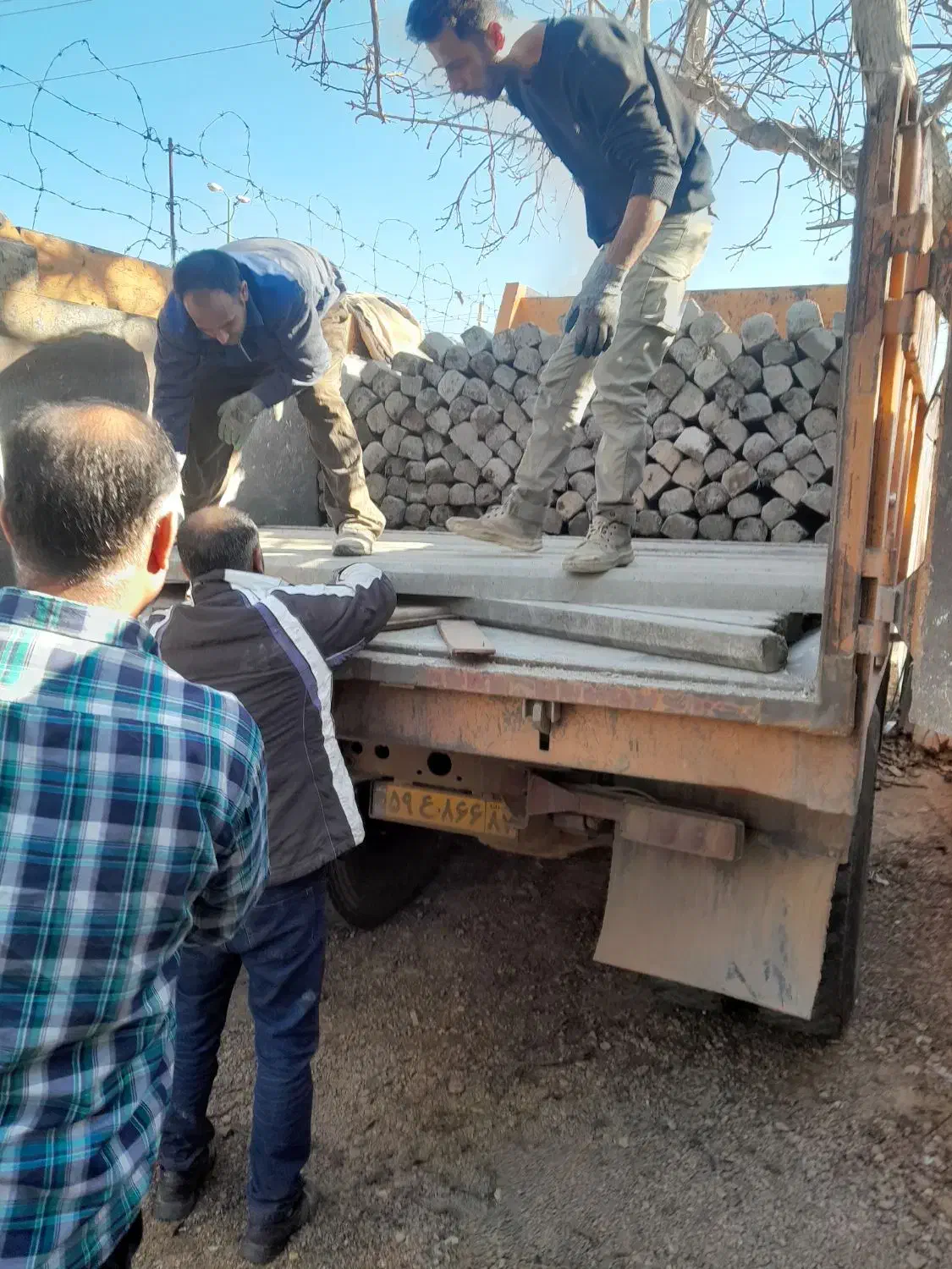 فنس و پایه فنس بتنی و فلزی،تیرچه درخت انگور|خدمات باغبانی و درختکاری|خرمدره, |دیوار