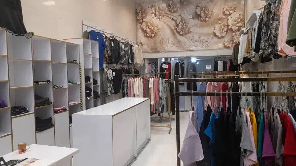 واگذاری مغازه پوشاک با ۶ سال سابقه|فروشگاه و مغازه|میبد, |دیوار