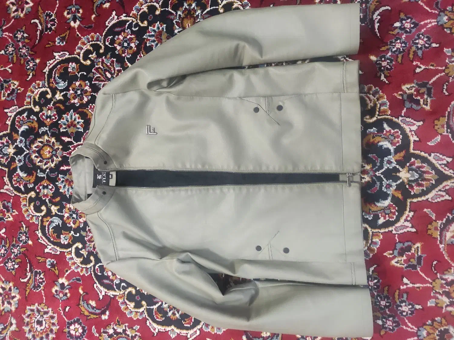 کاپشن چرم نو|لباس|نیشابور, بزرگمهر|دیوار