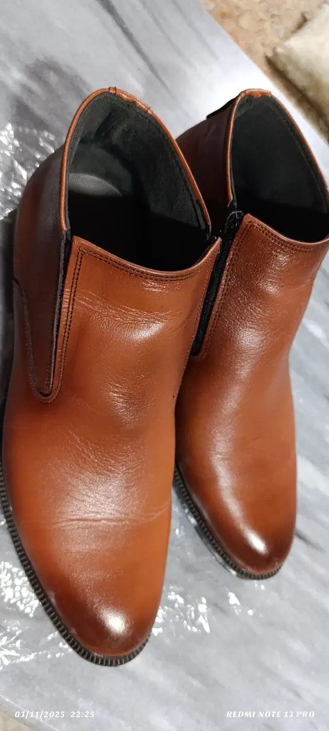 کفش چرم|کیف، کفش، کمربند|فولادشهر, مسکن مهر فولادشهر|دیوار