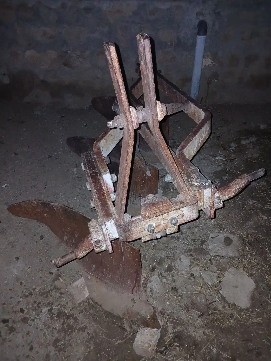 گاو اهن سه خیش|ماشینآلات صنعتی|آبش احمد, |دیوار