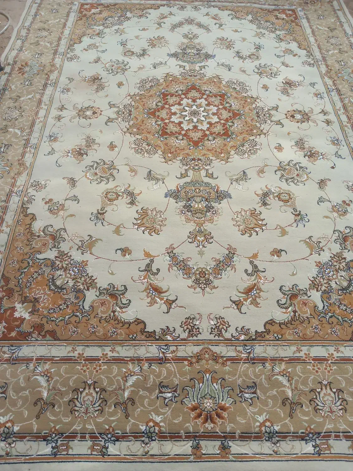 دو عدد فرش ۹ متری کرم در حد نو|فرش|رشتخوار, |دیوار