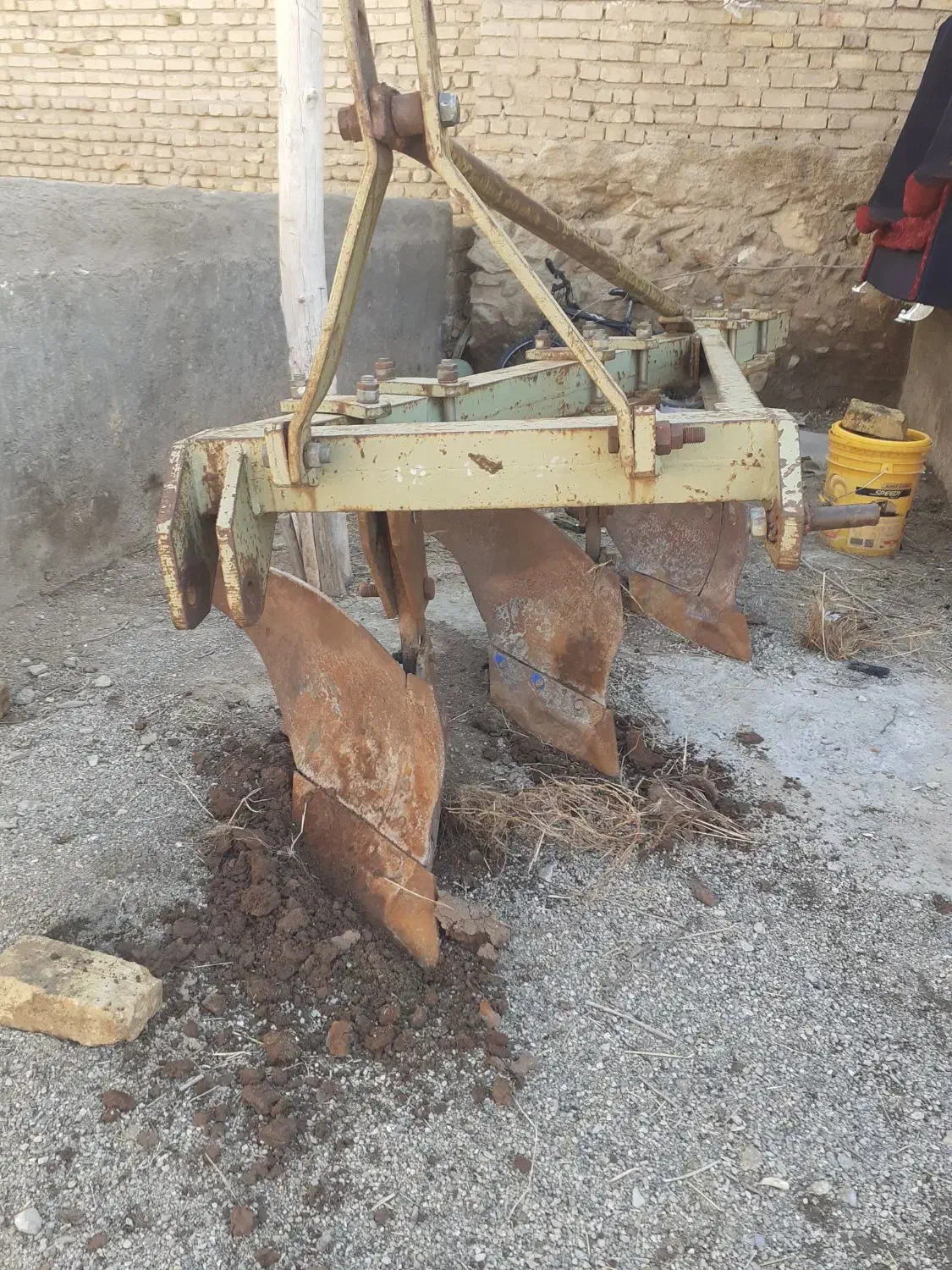 گاوآهن|ماشین‌آلات صنعتی|صائین قلعه, |دیوار