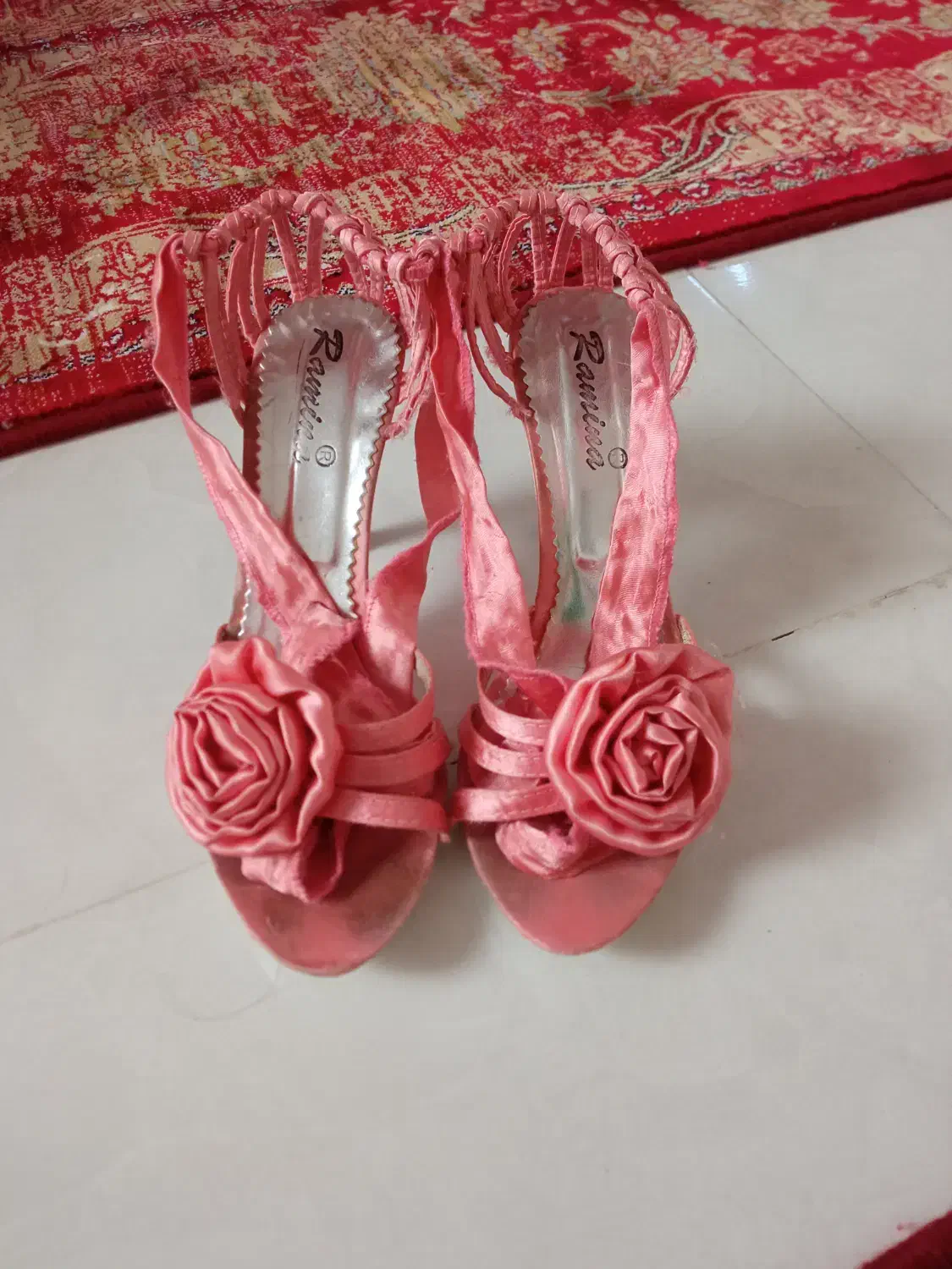 کفش روفرشی|کیف، کفش، کمربند|نهاوند, |دیوار