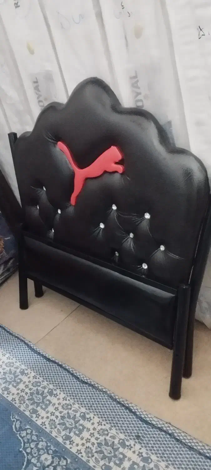 تعدادی تخت یک نفره دو نفره و دو طبقه با تشک درحد|تخت و سرویس خواب|زاهدان, |دیوار