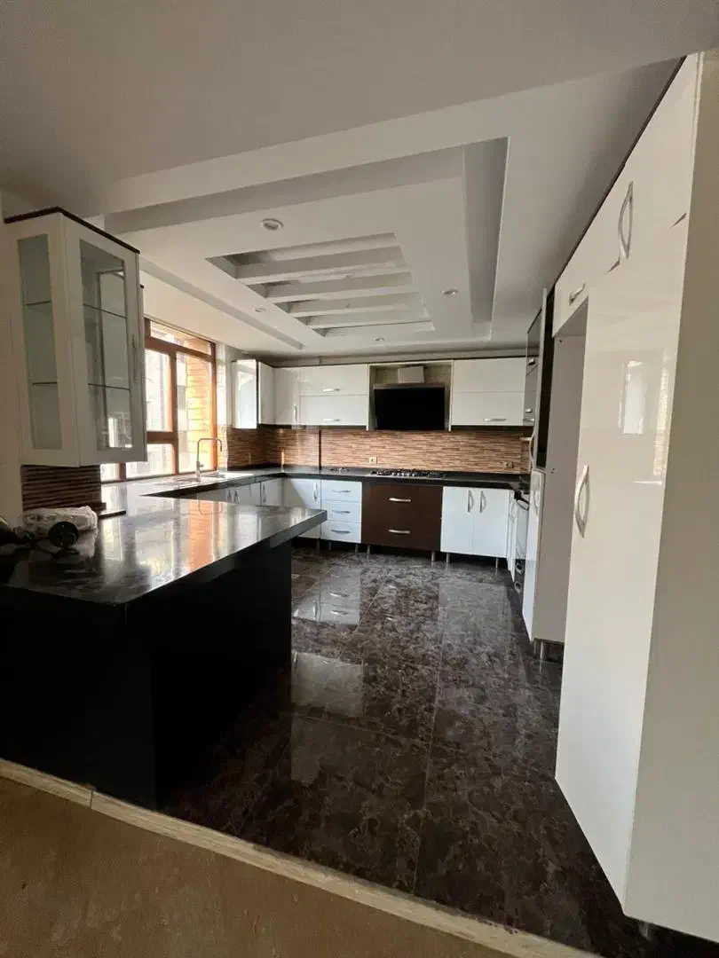 اجاره ۱۳۰متر خوش موقعیت