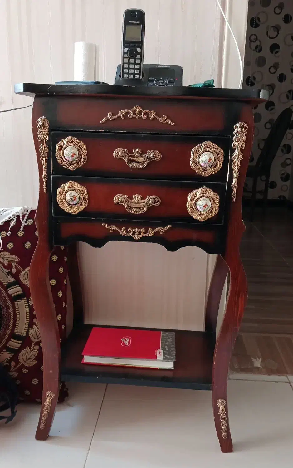 میزوگل میز در حد نو مناسب در منزل و باغ|میز تلفن|شیراز, دینکان|دیوار