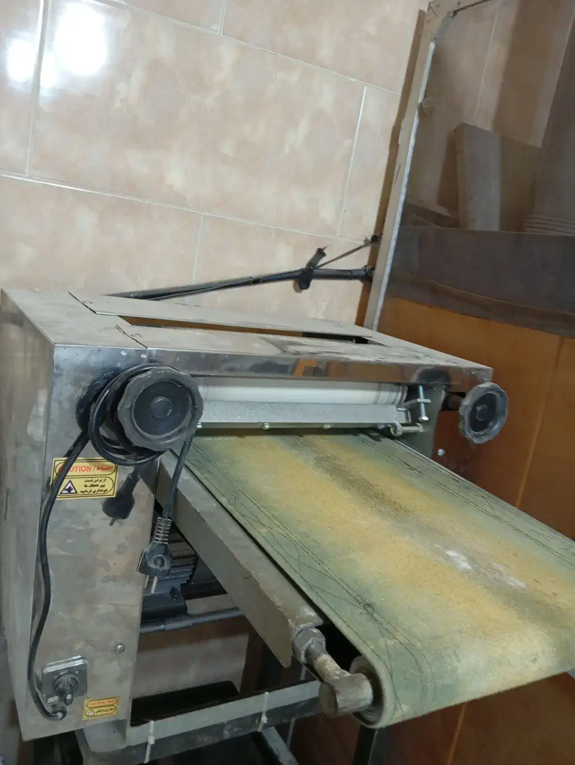 دستگاه خمیر پهن کن|ماشینآلات صنعتی|رباطکریم, کاظمآباد|دیوار