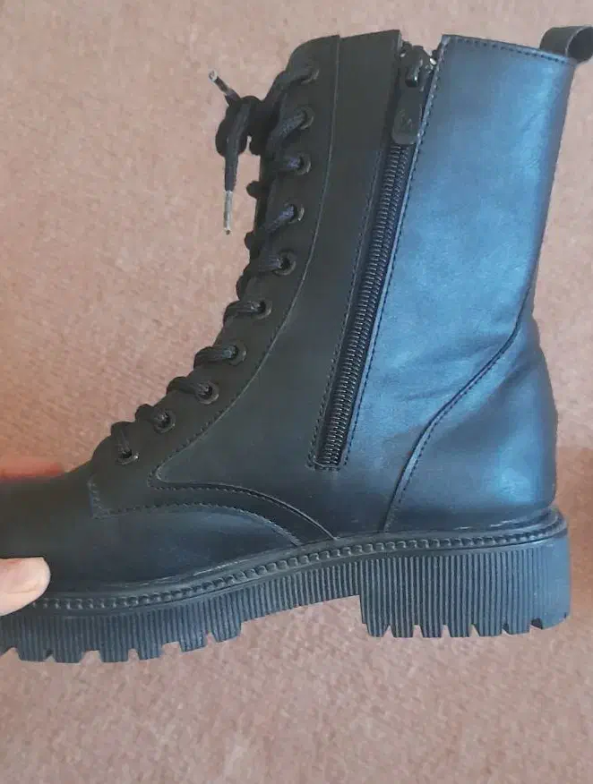 نیم بوت دخترانه سایز ۳۷ بسیار شیک و جدید|کیف، کفش، کمربند|بروجرد, |دیوار