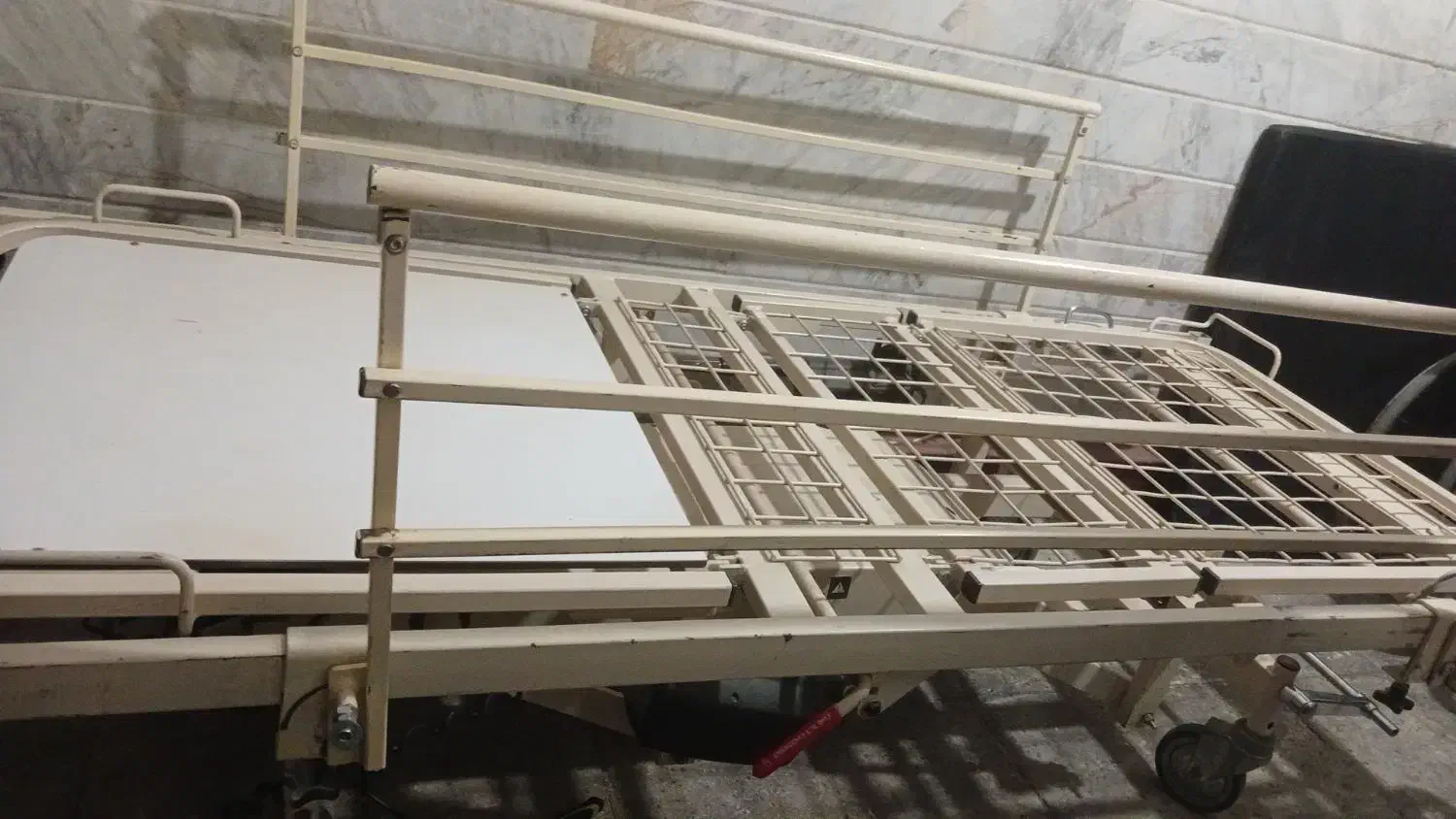 تخت برقی بیمار|آرایشی، بهداشتی، درمانی|قم, نیروگاه|دیوار