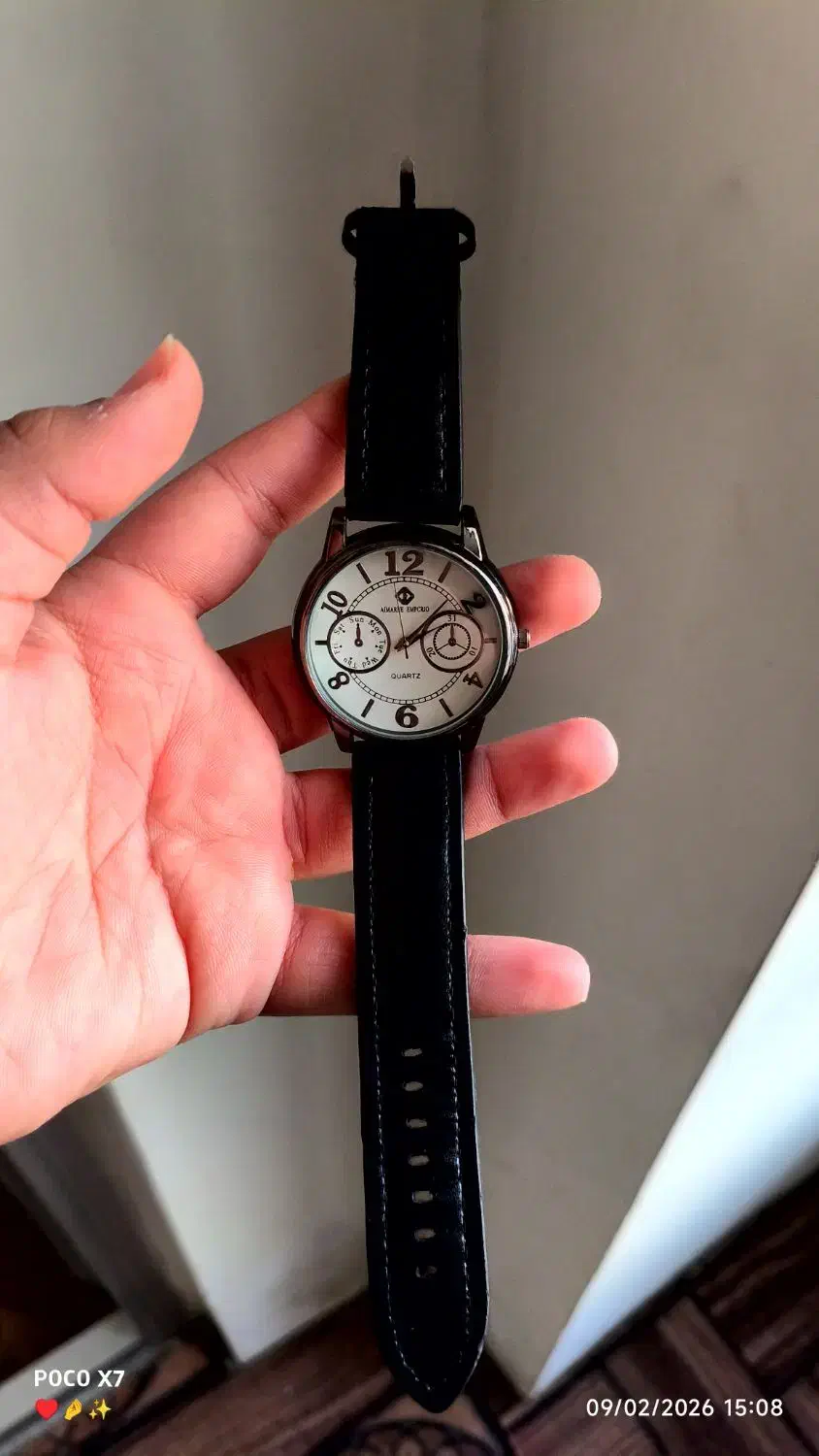 ساعت|ساعت|قم, آلوچو|دیوار