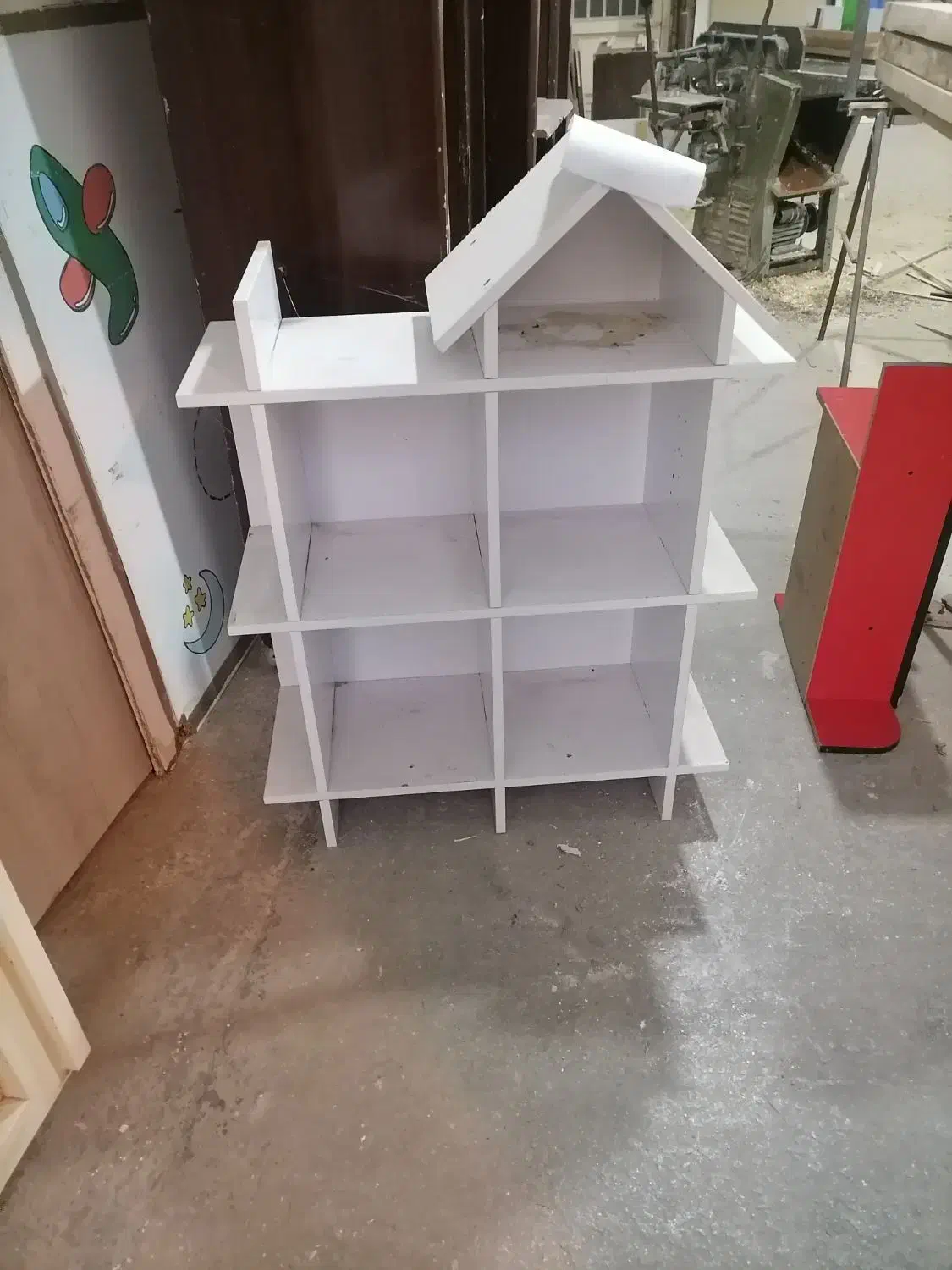 قفسه کتاب و عروسک|کتابخانه، شلف، قفسههای دیواری|آزادشهر, |دیوار